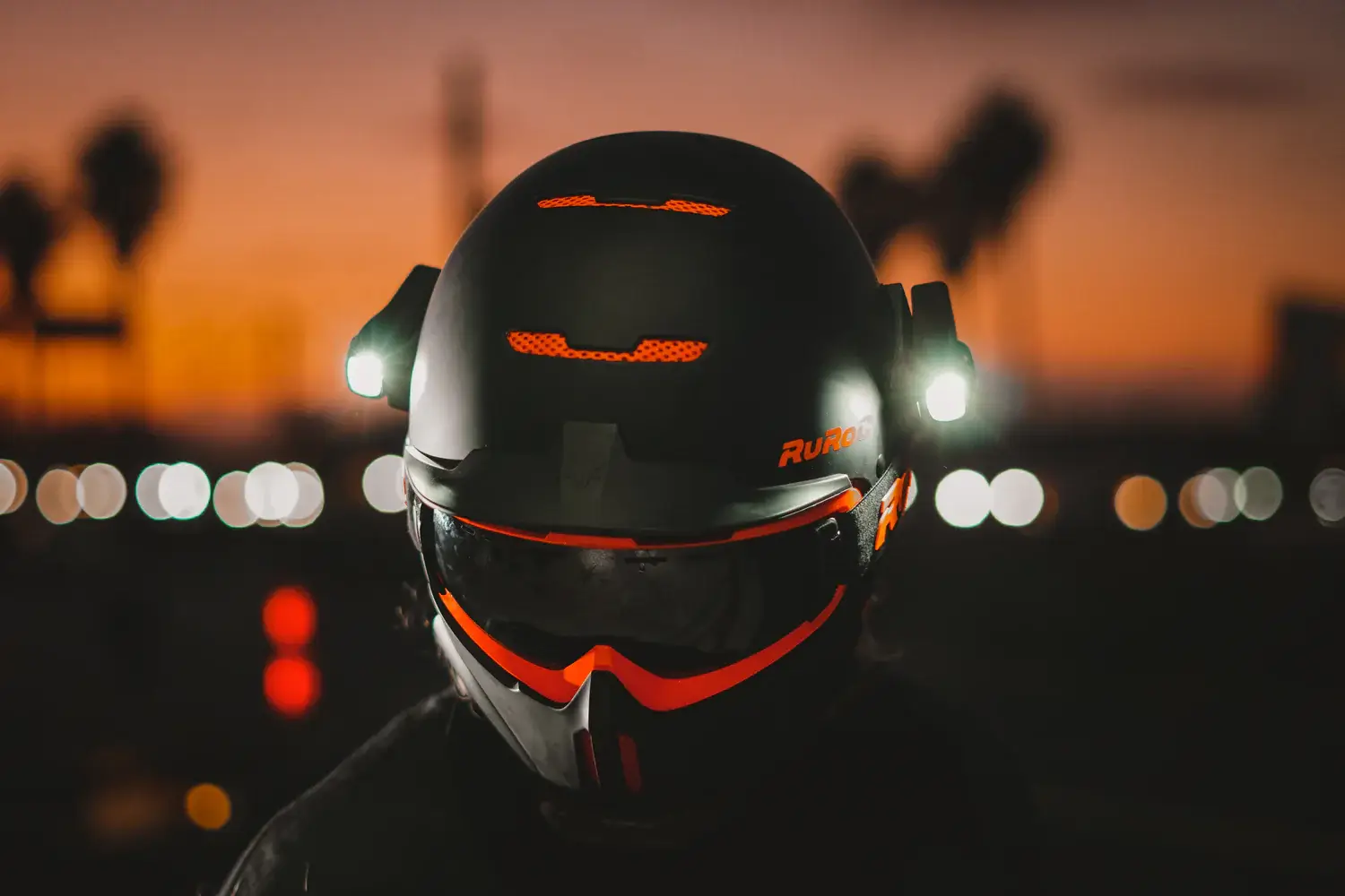 Motorcycle Helmet LED Display Review: Best 5 Features (2025) 2 smart helmet accessories